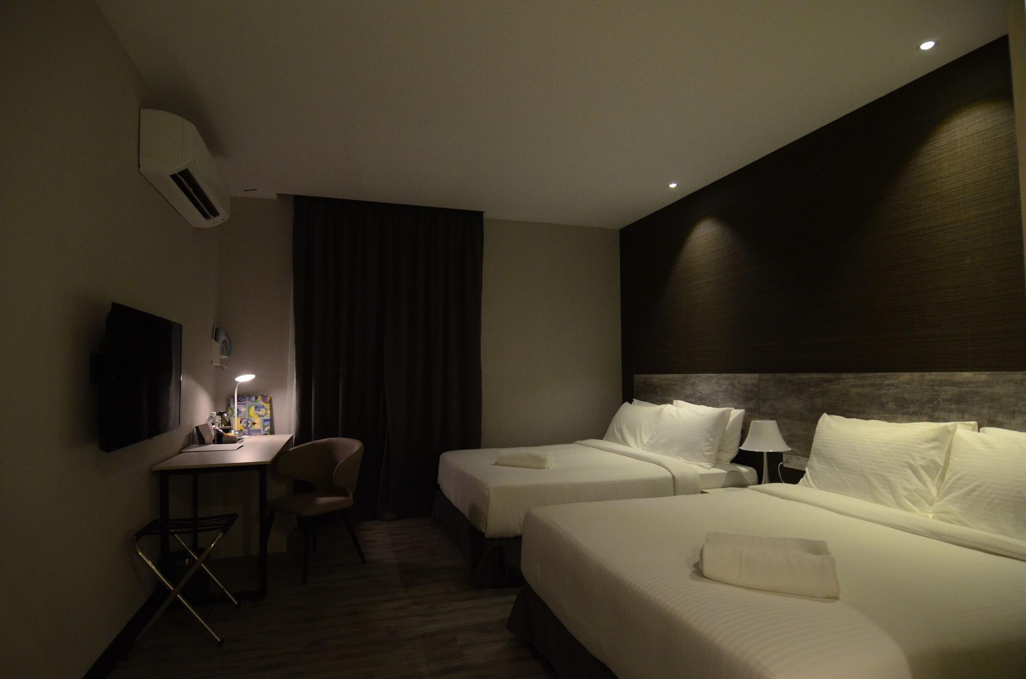 The Leverage Business Hotel Джохор Бахру Екстериор снимка