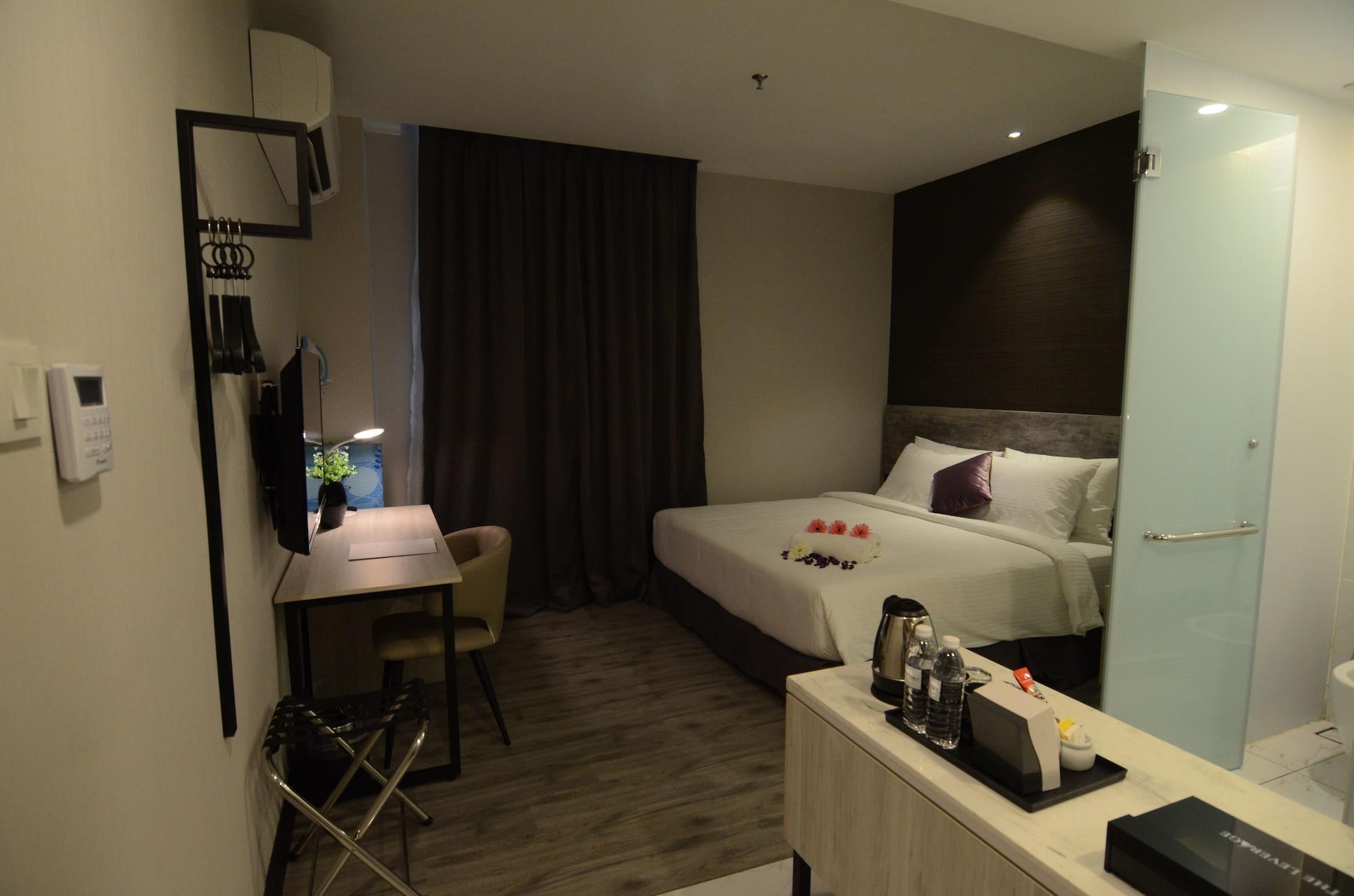 The Leverage Business Hotel Джохор Бахру Екстериор снимка