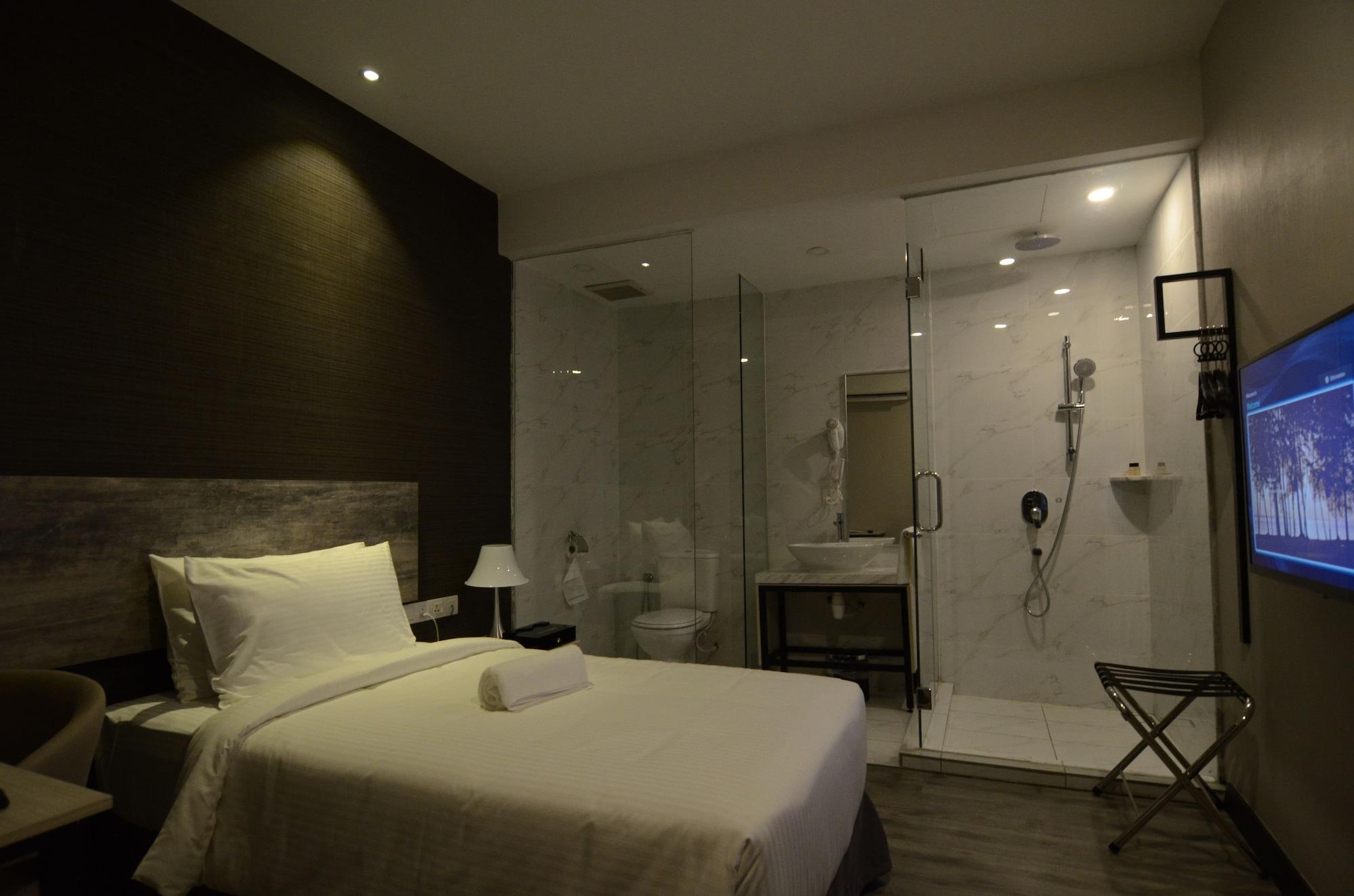The Leverage Business Hotel Джохор Бахру Екстериор снимка