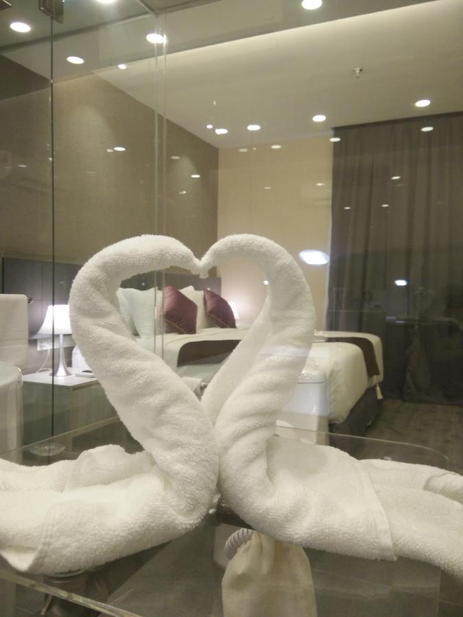 The Leverage Business Hotel Джохор Бахру Екстериор снимка