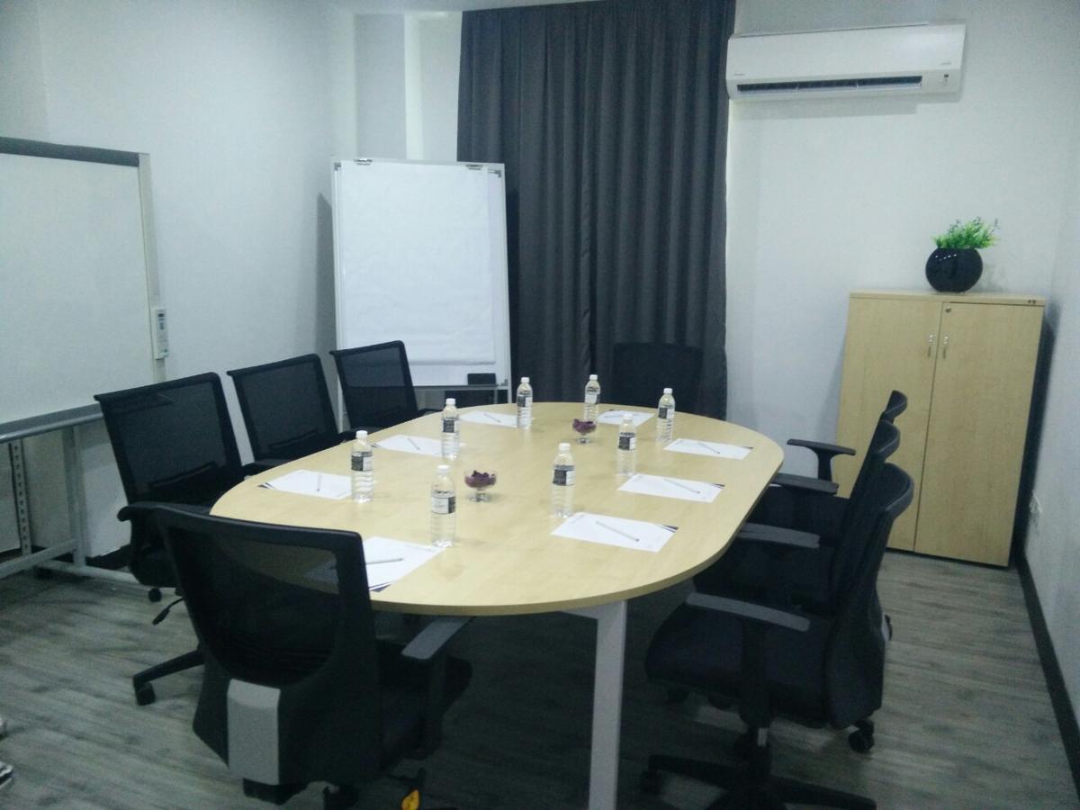 The Leverage Business Hotel Джохор Бахру Екстериор снимка
