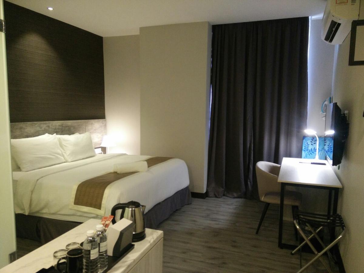 The Leverage Business Hotel Джохор Бахру Екстериор снимка