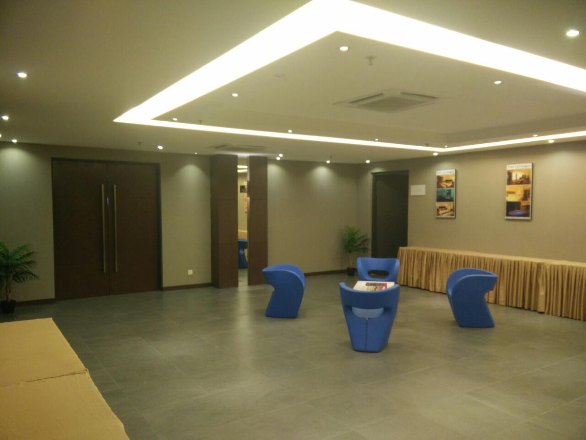 The Leverage Business Hotel Джохор Бахру Екстериор снимка