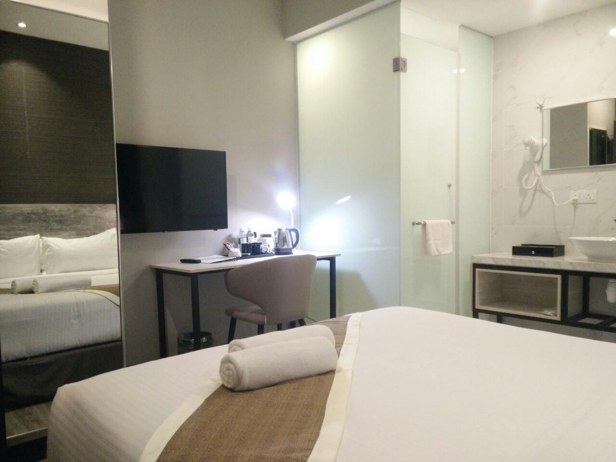 The Leverage Business Hotel Джохор Бахру Екстериор снимка