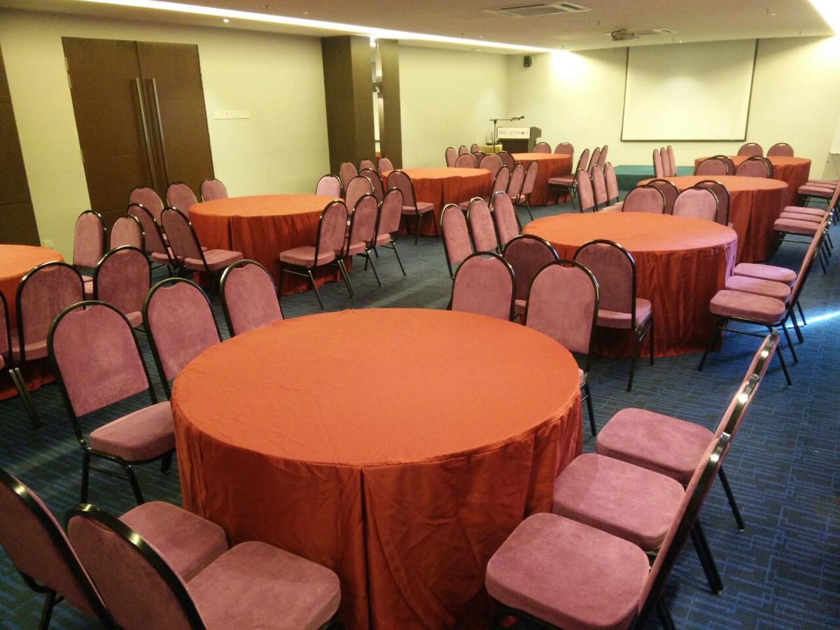 The Leverage Business Hotel Джохор Бахру Екстериор снимка