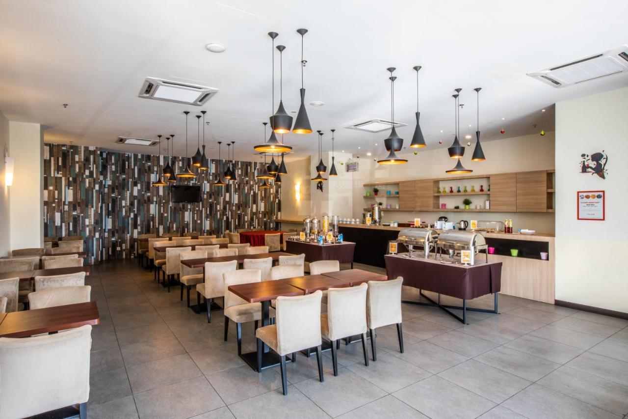 The Leverage Business Hotel Джохор Бахру Екстериор снимка