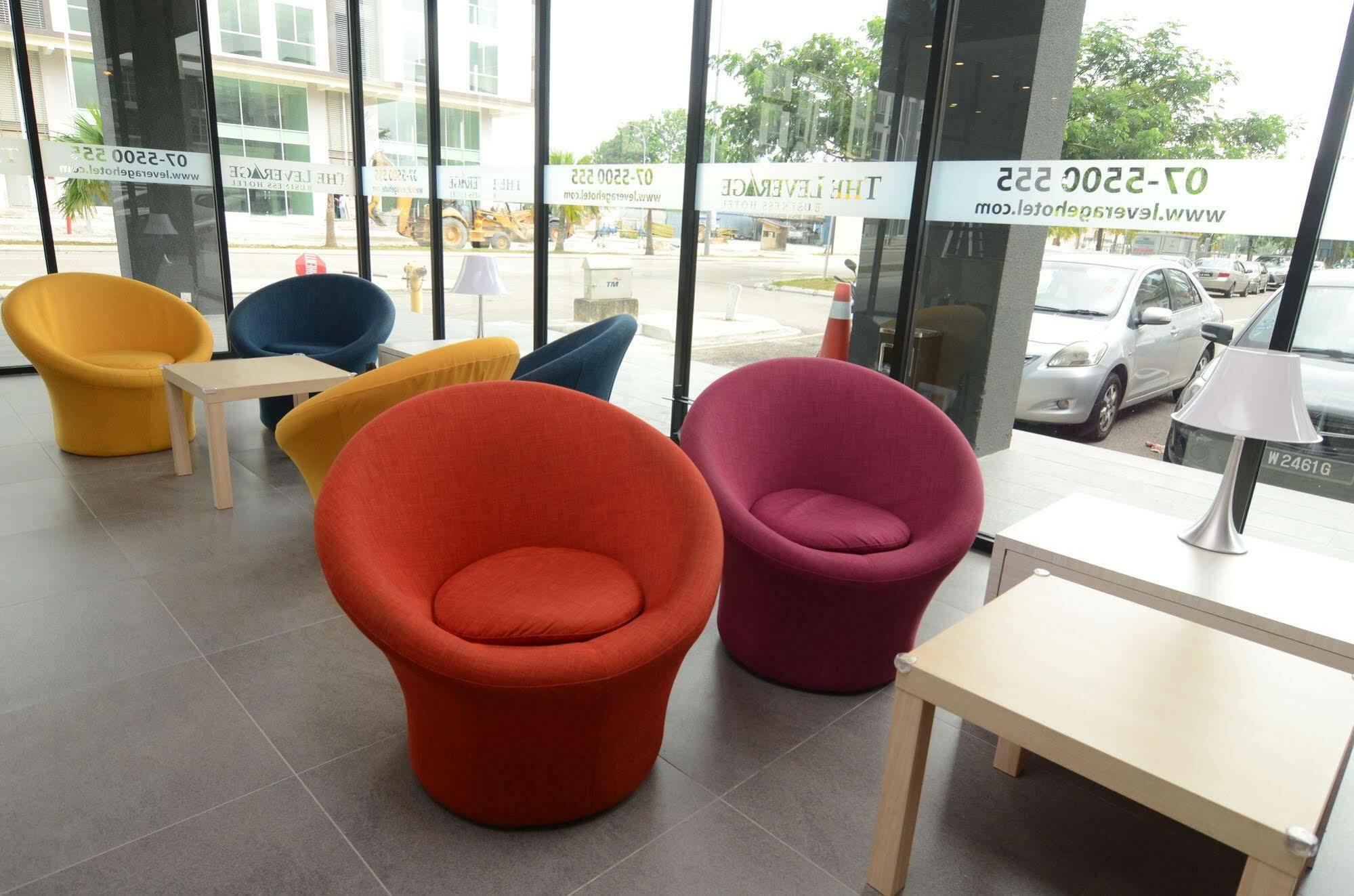 The Leverage Business Hotel Джохор Бахру Екстериор снимка