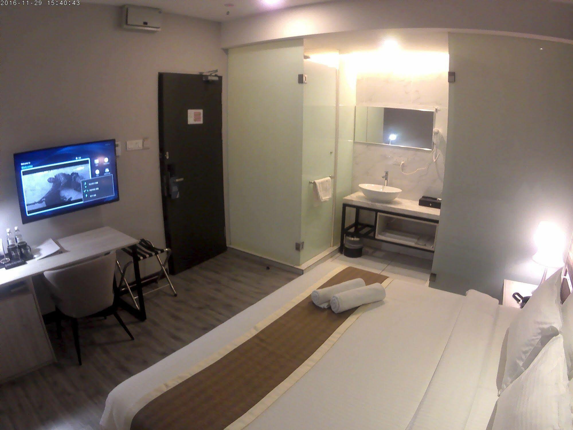 The Leverage Business Hotel Джохор Бахру Екстериор снимка