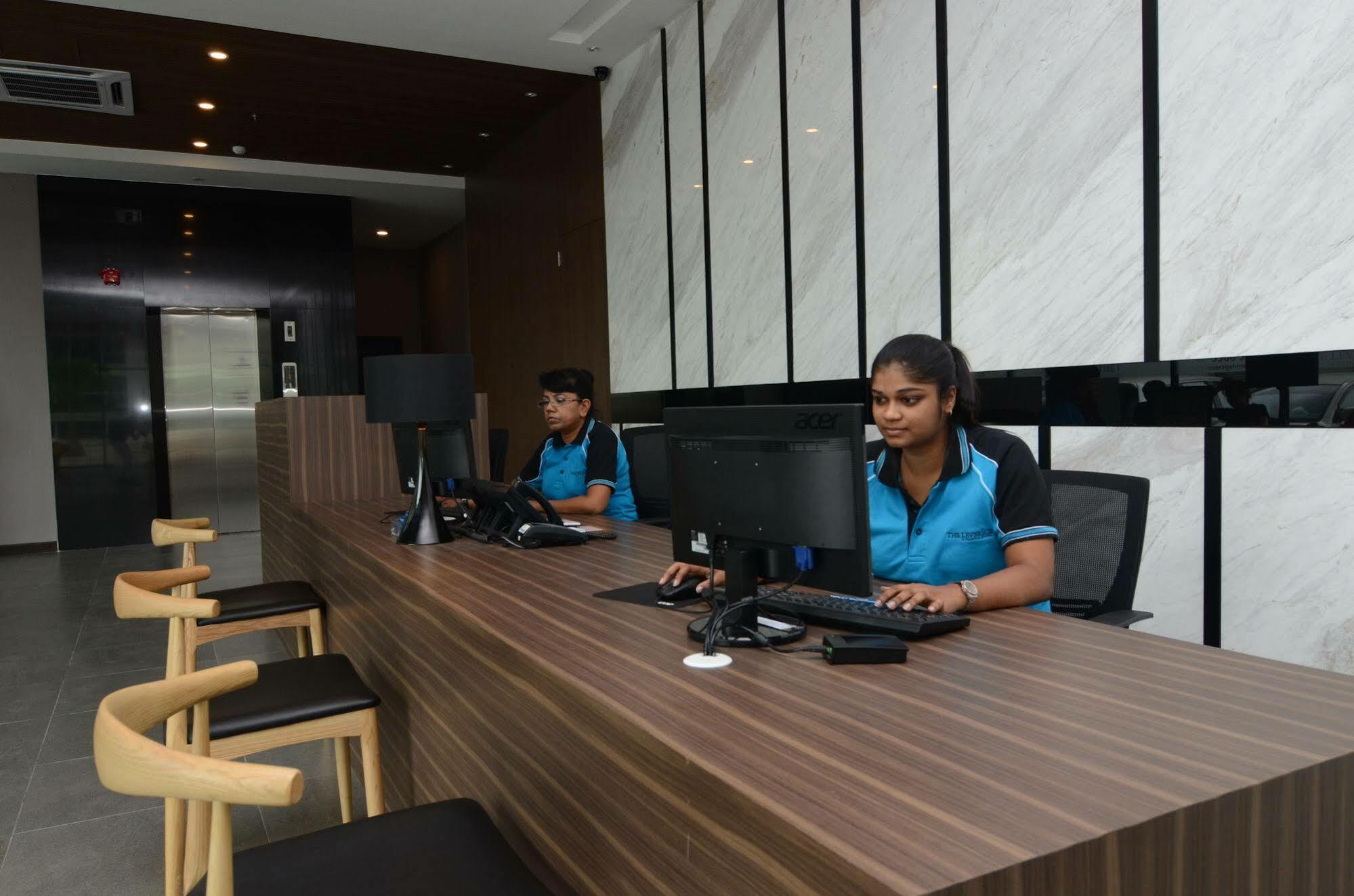 The Leverage Business Hotel Джохор Бахру Екстериор снимка